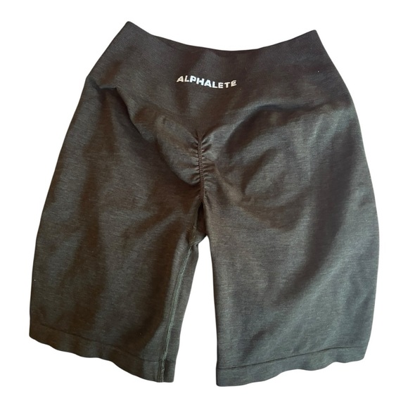 Alphalete Amplify Women's Seamless Scrunch Short Forest Green Size M 8” inseam - Picture 8 of 10